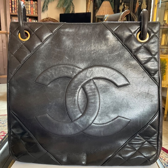 Chanel Quilted Dark Brown Leather Shoulder Bag Preowned CC Logo Authentic - Picture 10 of 16